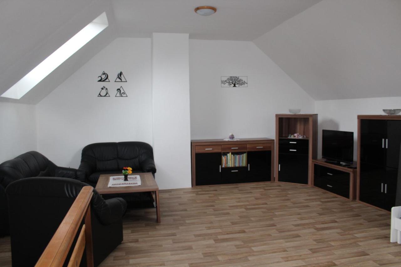 Apartman Rapotin, Jesenicka 296, 3Km Od Termalniho Parku Velke Losiny Kültér fotó